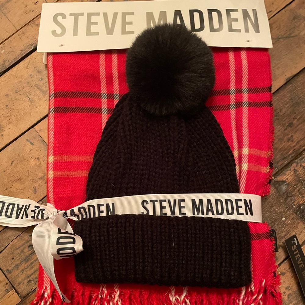 Steve Madden hat and scarf set
